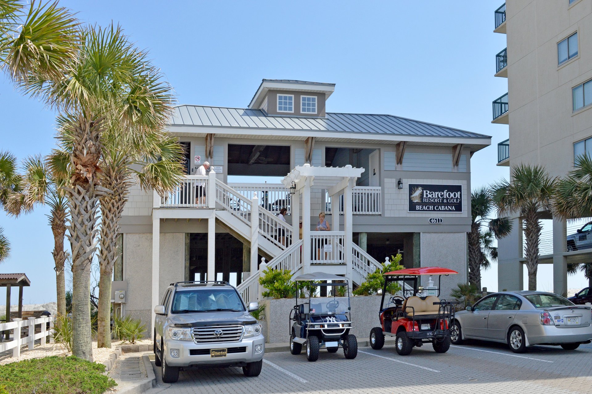 barefoot landing yacht club villas