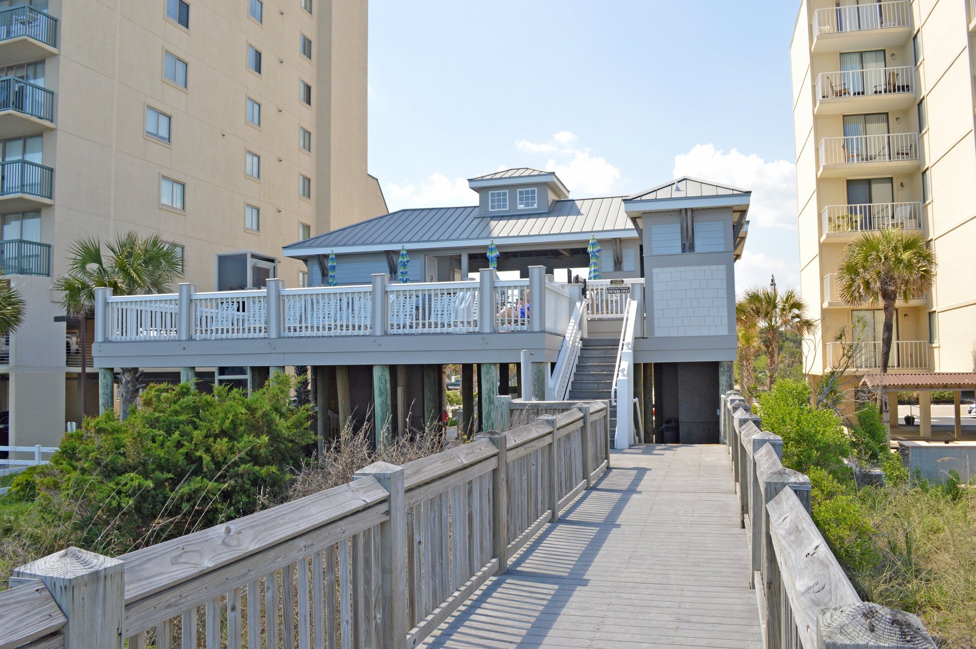 barefoot landing yacht club villas