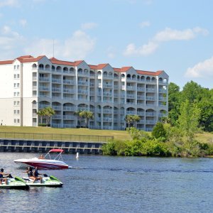 Yacht Club Villas Exterior