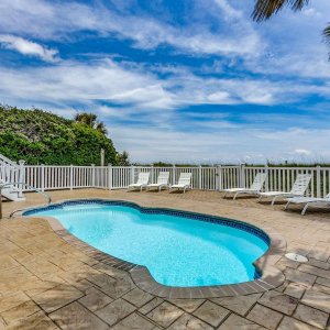 Blue Heaven Oceanfront Pool